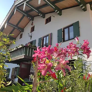Apartment Künstlerhaus Weissgerbergütl, Marquartstein